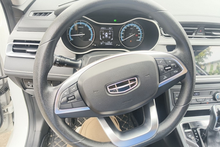 GEELY Emgrand 2021 car image #11