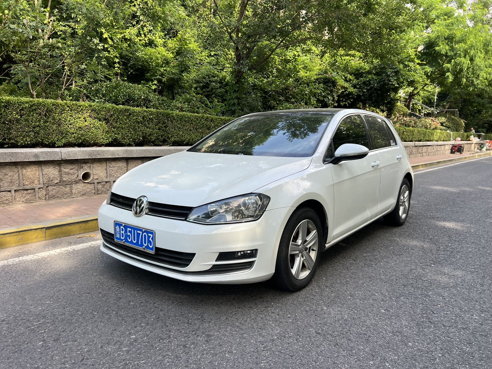 2016 car image 