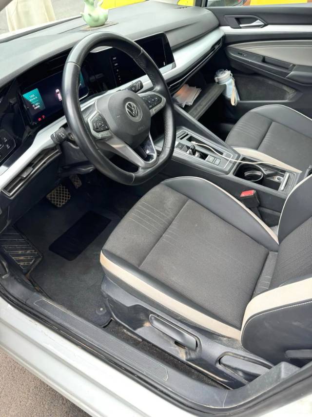 Volkswagen Golf 2021 car image #3