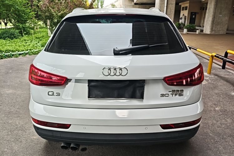 Audi Q3 2019 car image #6