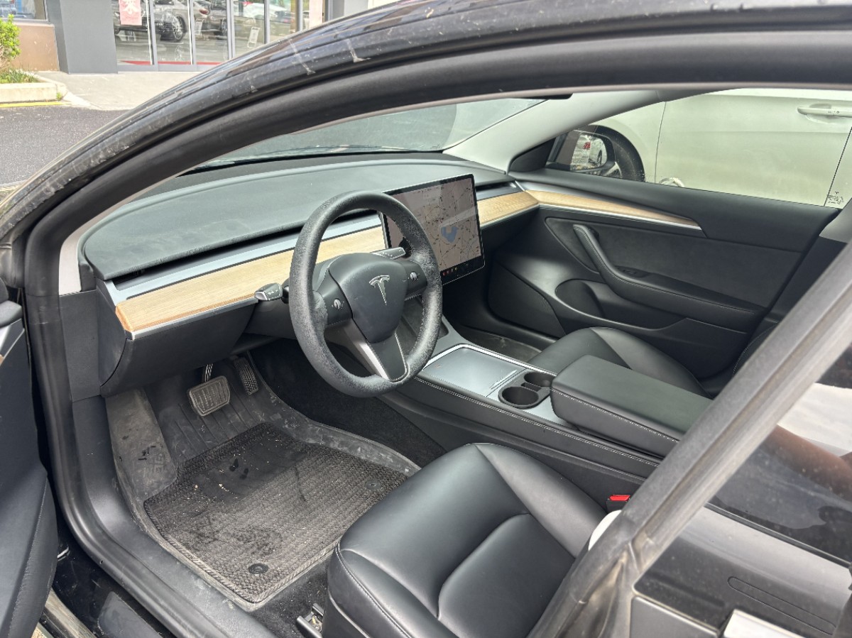 Tesla Model 3 2021 car image #3