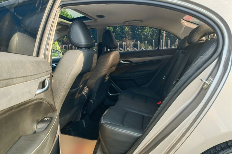 GEELY Emgrand 2021 car image #10