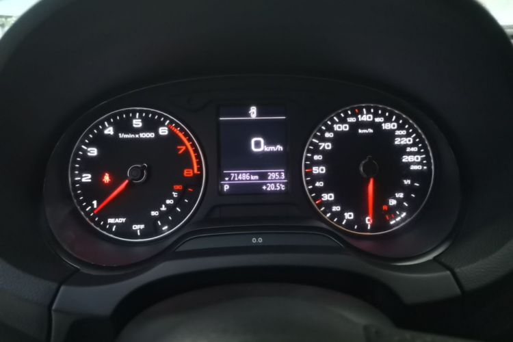 Audi A3 2018 car image #12