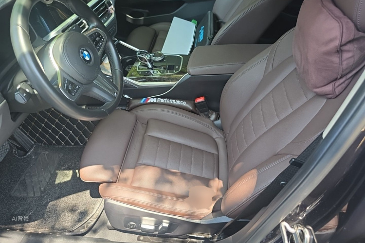 BMW 3 Series 2020 car image #17