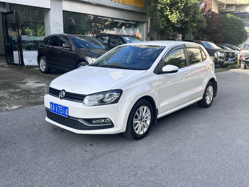 Volkswagen Polo 2016 car image 