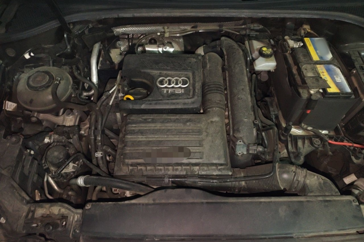 Audi Q3 2021 car image #18