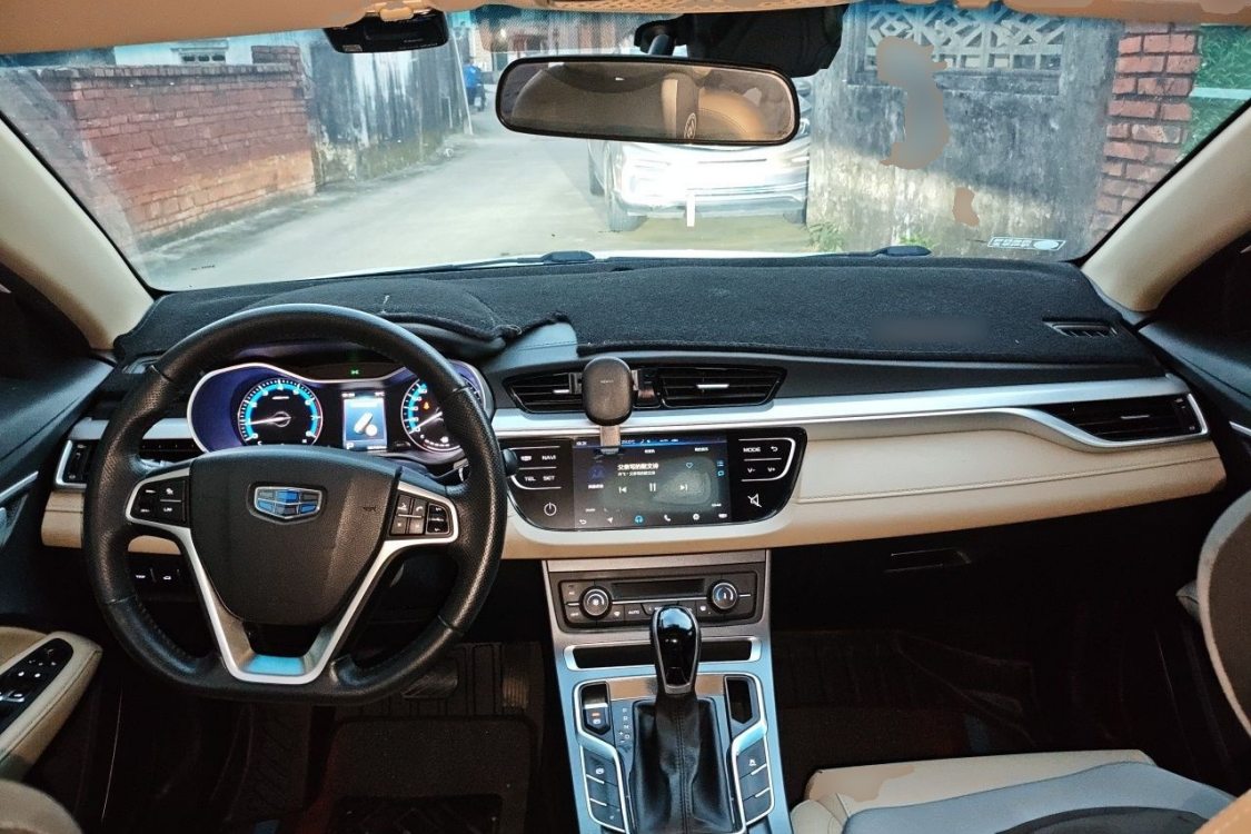 GEELY Emgrand 2018 car image #21