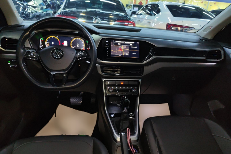 Volkswagen T-Cross 2019 изображение автомобиля #11