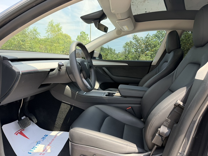 Tesla Model Y 2024 car image #4