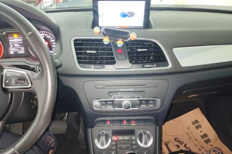 Audi Q3 2015 immagine di auto #13