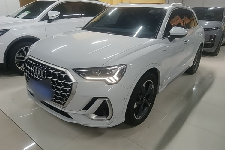 Audi Q3 2024 #2 Audi Q3 2024 car image #2