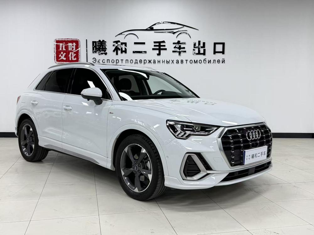 Audi Q3 2022 car image #3