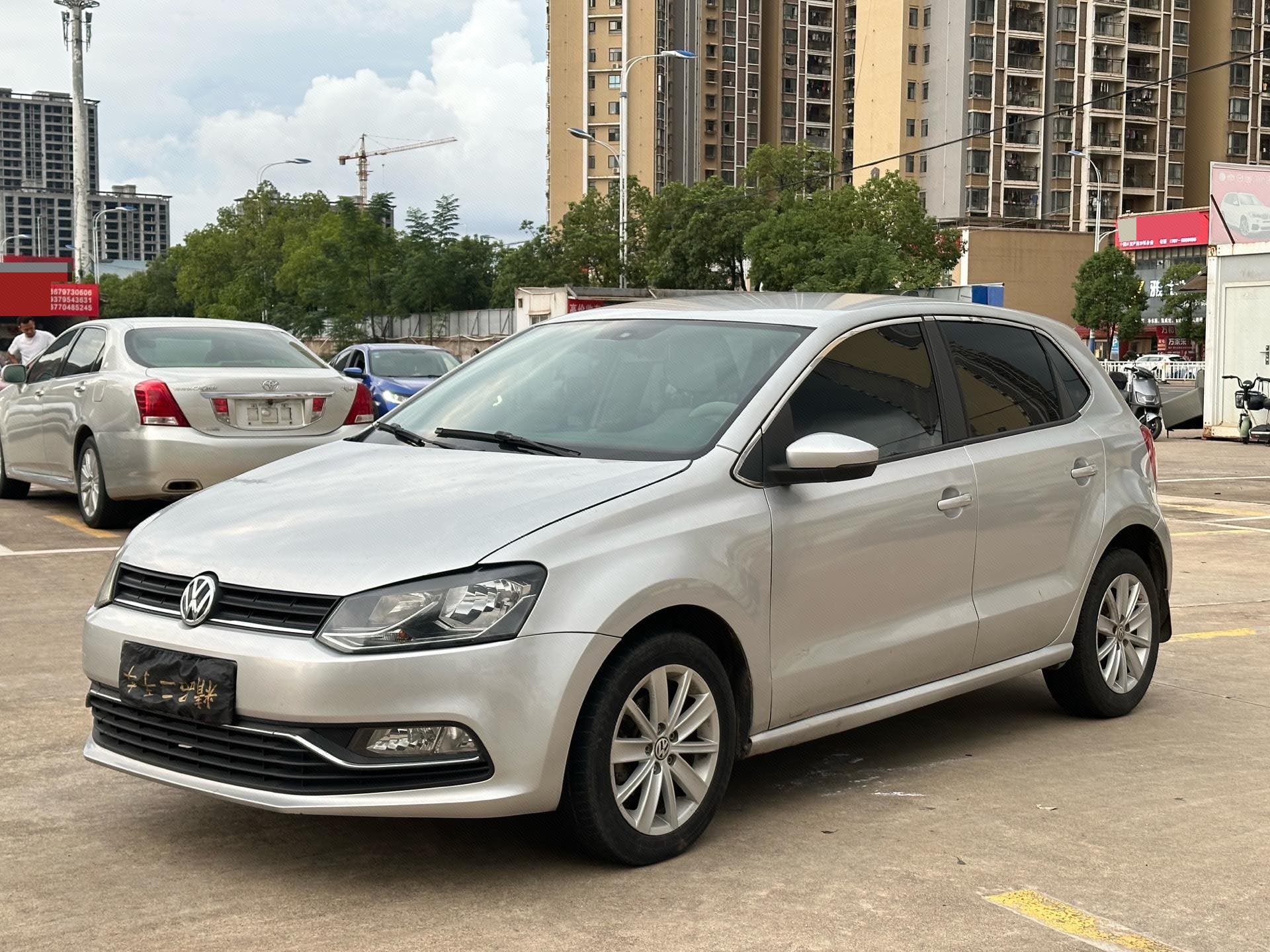 Volkswagen Polo 2015 car image 