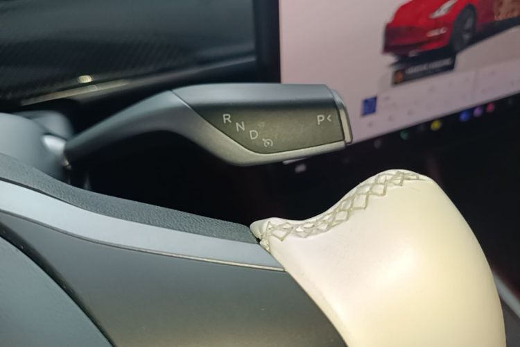 Tesla Model 3 2023 car image #14