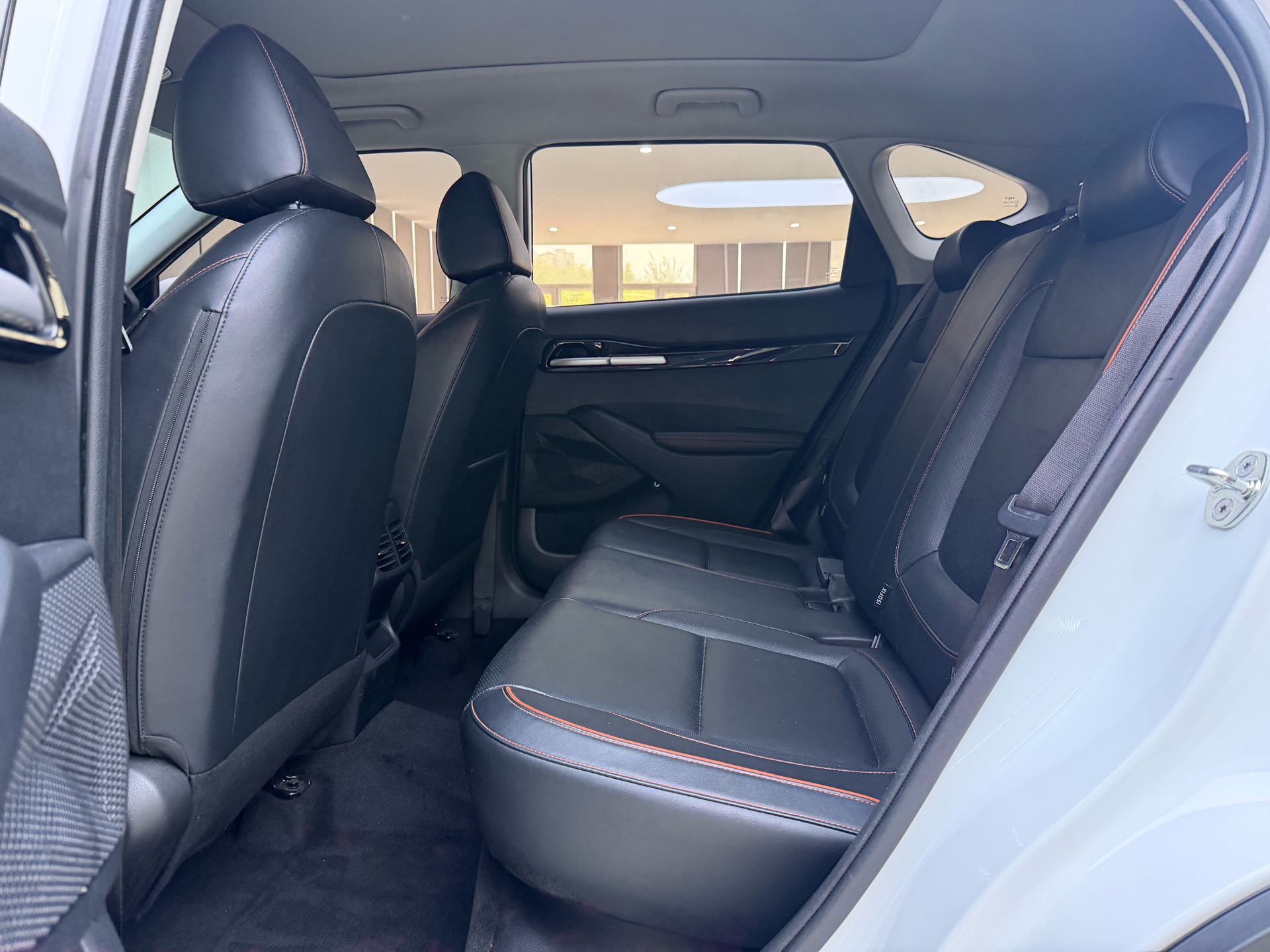 Kia Seltos 2024 imagen de coche #6