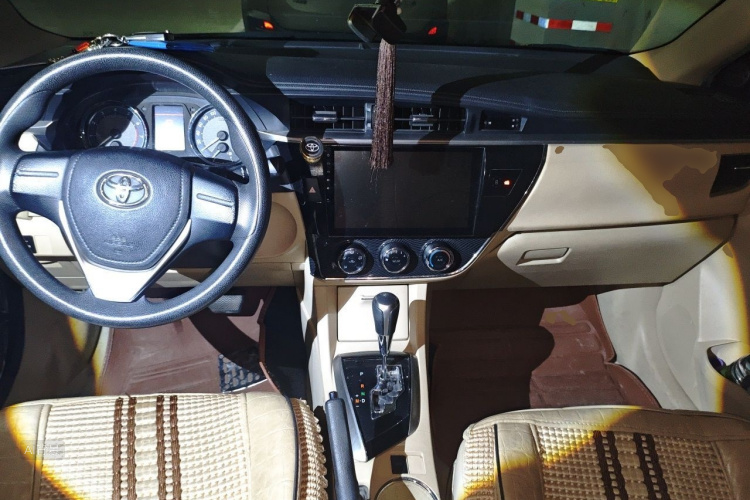 Toyota Corolla 2015 car image #11
