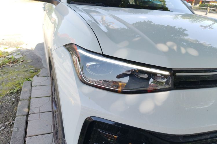 Volkswagen Tharu 2025 immagine di auto #8