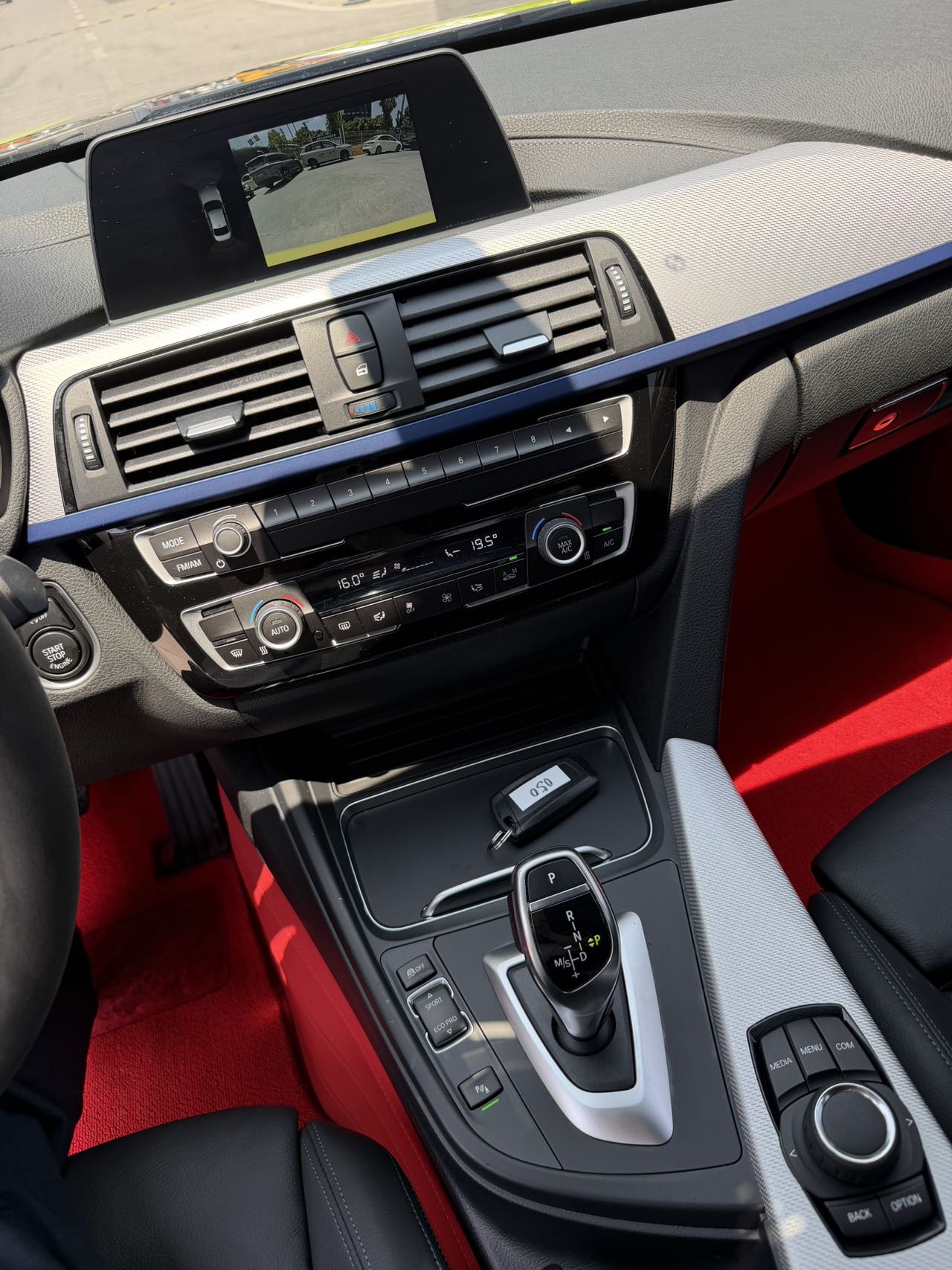 BMW 3 Series 2019 car image #9
