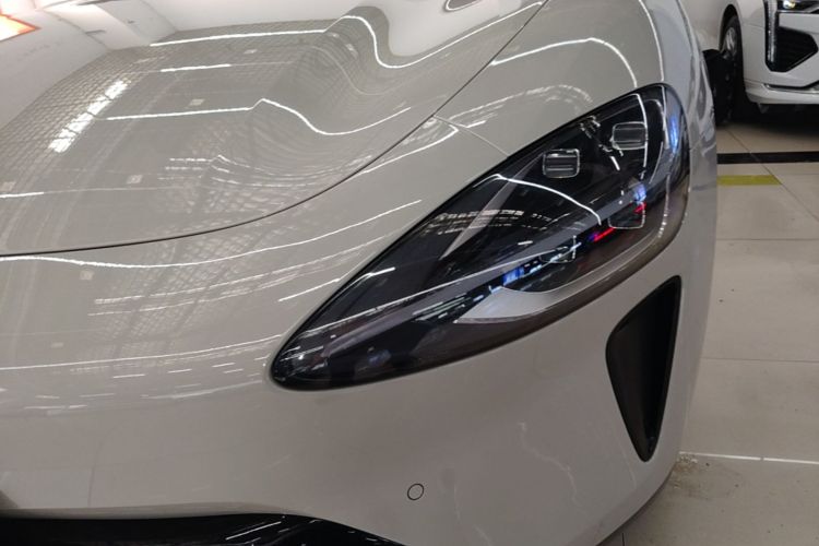 MI SU7 2024 immagine di auto #23