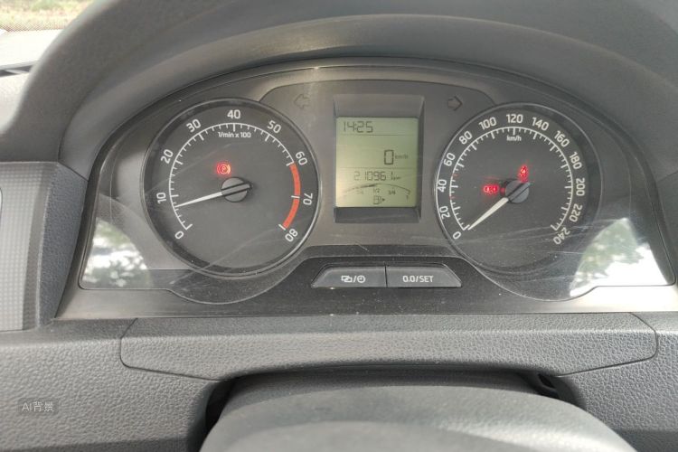 Skoda Rapid 2014 #13 Skoda Rapid 2014 image de voiture #13