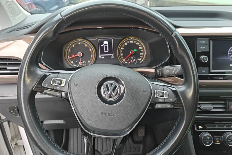 Volkswagen Tharu 2019 car image #11