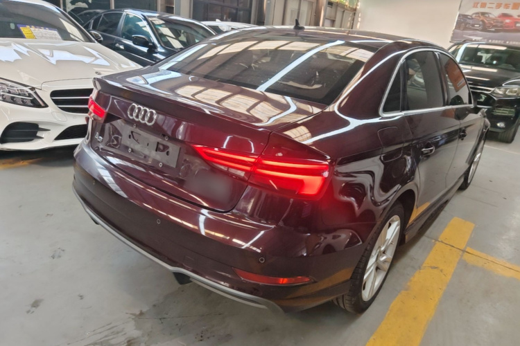 Audi A3 2019 immagine di auto #5