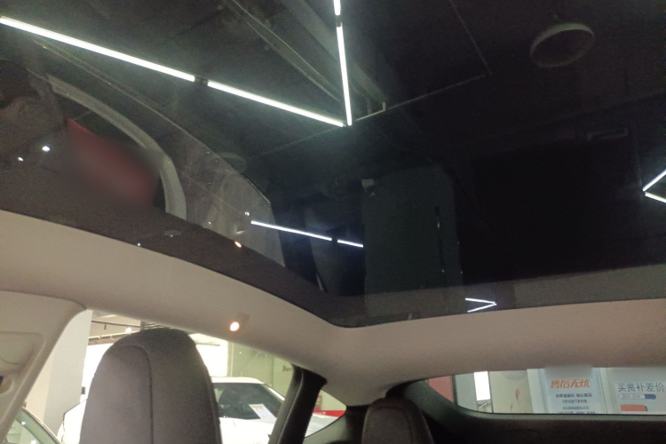 Tesla Model Y 2023 #20 Tesla Model Y 2023 car image #20