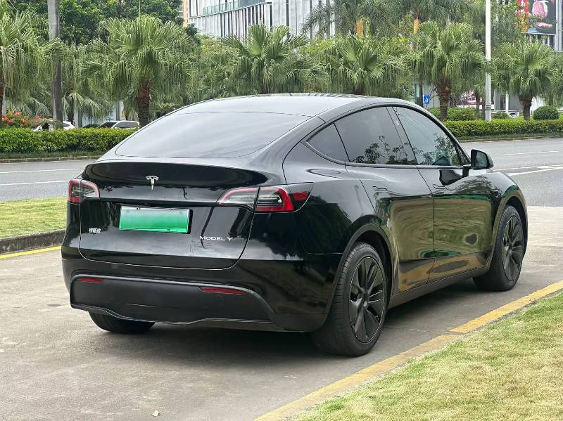 Tesla Model Y 2024 #4 Tesla Model Y 2024 immagine di auto #4