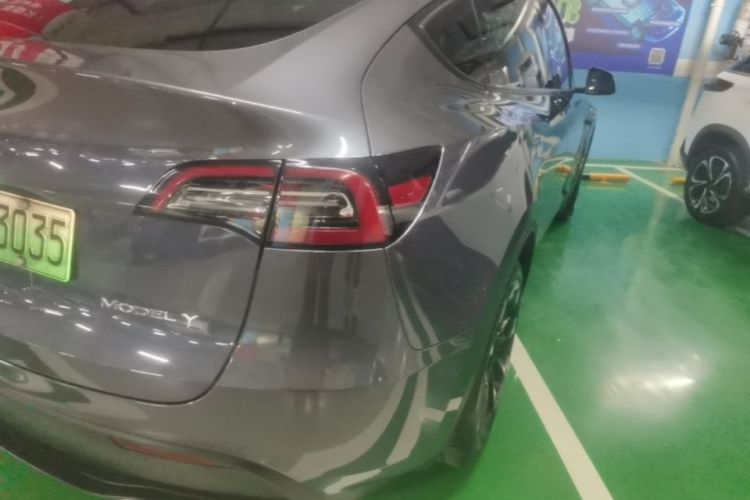 Tesla Model Y 2021 #8 Tesla Model Y 2021 car image #8