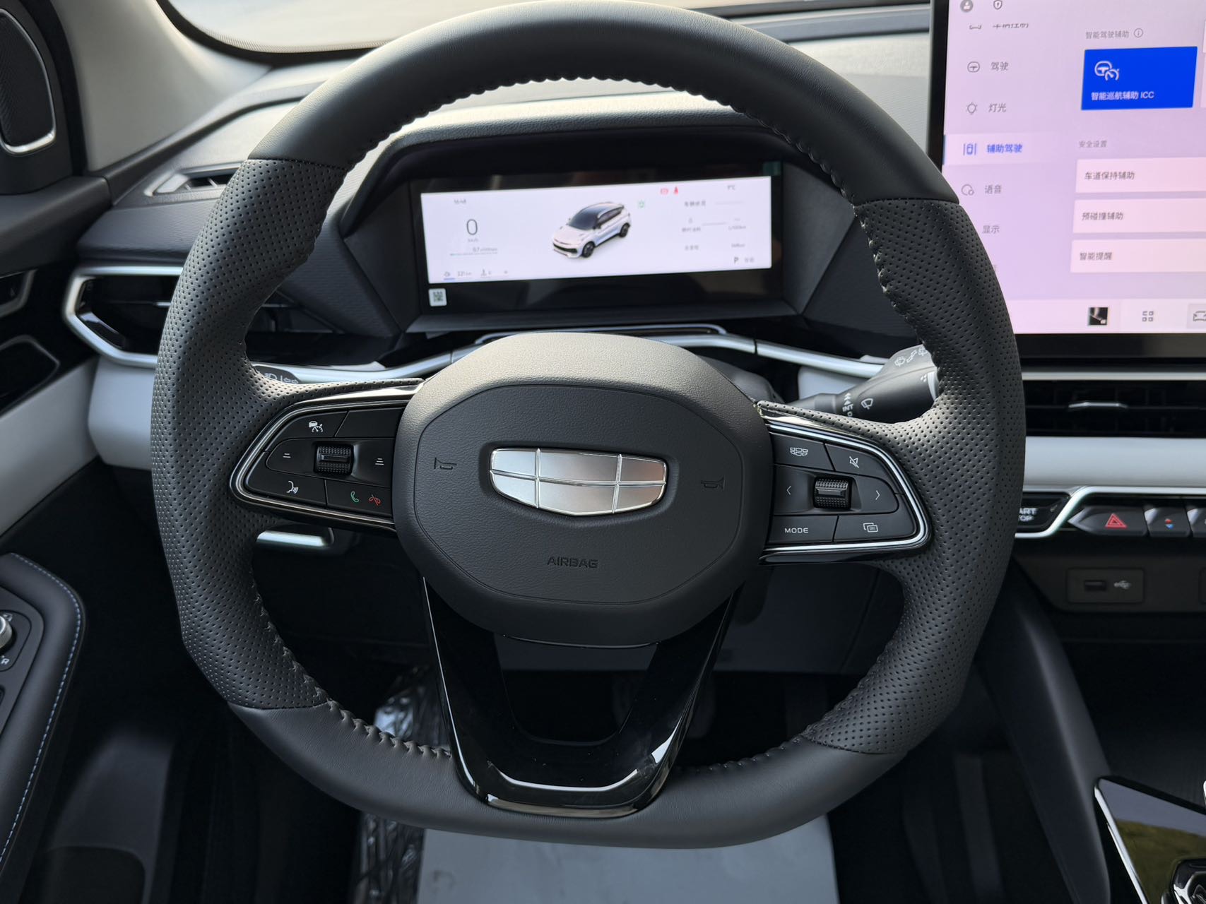 GEELY Coolray 2026 #14 GEELY Coolray 2026 immagine di auto #14