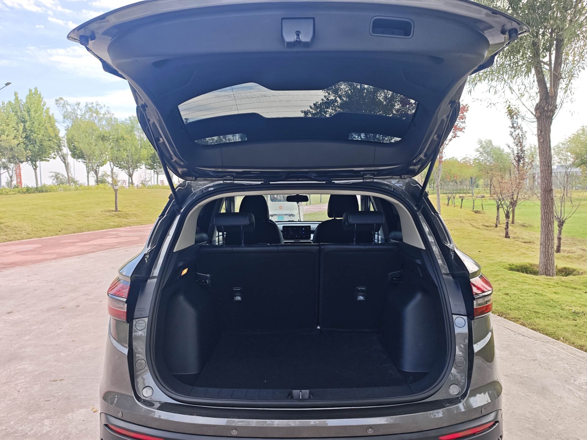 GEELY Coolray 2025 #10 GEELY Coolray 2025 car image #10