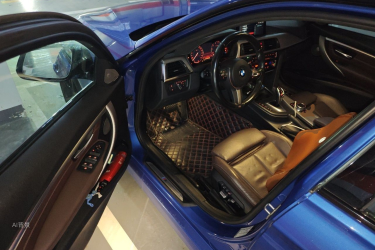 BMW 3 Series 2018 car image #18