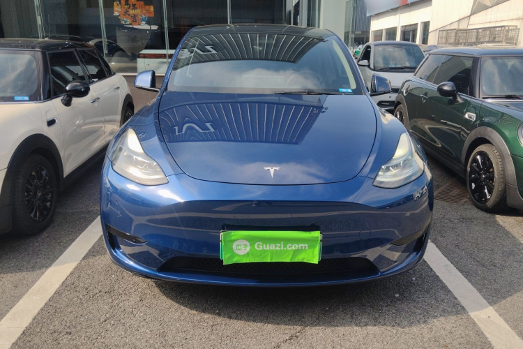 Tesla Model Y 2023 car image #3
