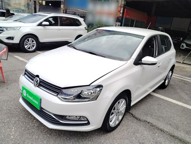 Volkswagen Polo 2015 Volkswagen Polo 2015 car image