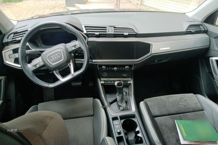 Audi Q3 2021 car image #11