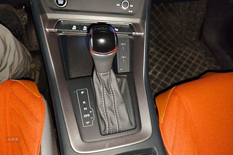 Audi Q3 2023 car image #16