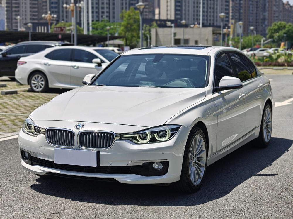 BMW 3 Series 2017 BMW 3 Series 2017 immagine di auto