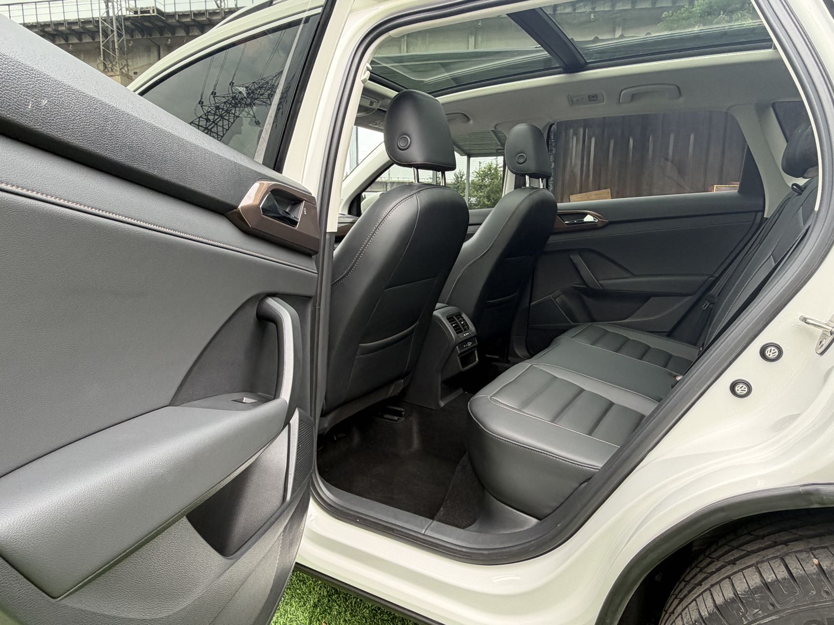 Volkswagen Tharu 2022 car image #9