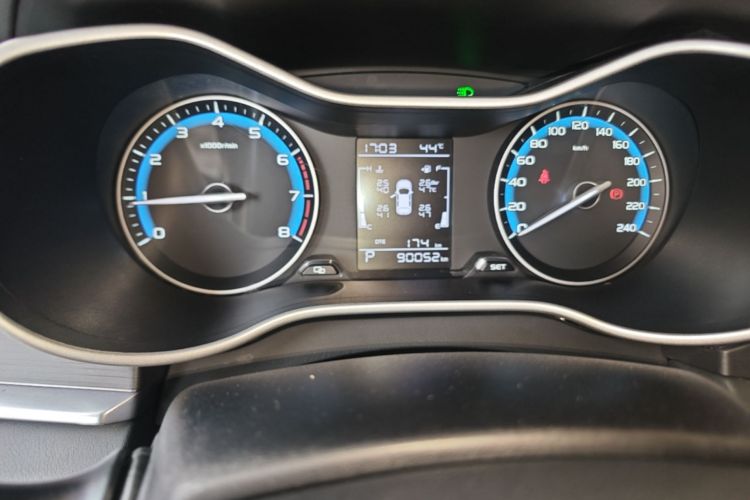 GEELY Emgrand 2021 #12 GEELY Emgrand 2021 car image #12