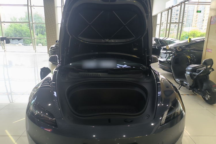 Tesla Model 3 2024 car image #20