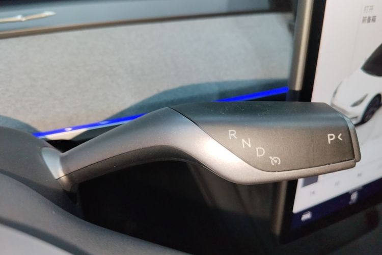 Tesla Model Y 2023 #18 Tesla Model Y 2023 car image #18
