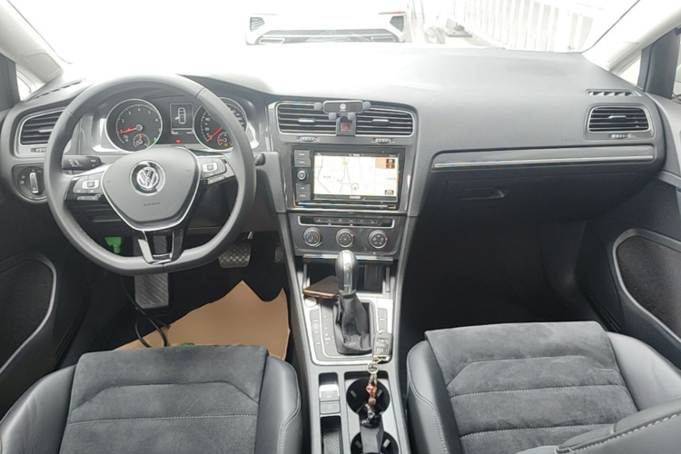 Volkswagen Golf 2019 #10 Volkswagen Golf 2019 car image #10