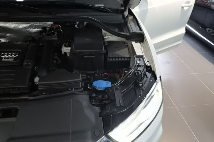 Audi Q3 2017 imagem de carro #24