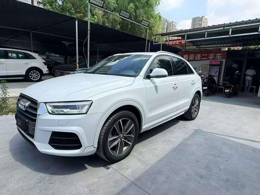 Audi Q3 2017 car image #3