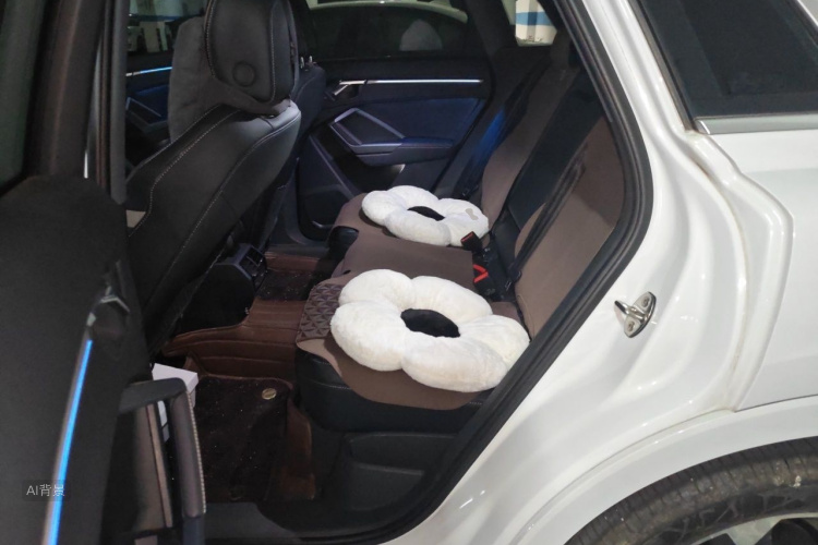 Audi Q3 2024 car image #19