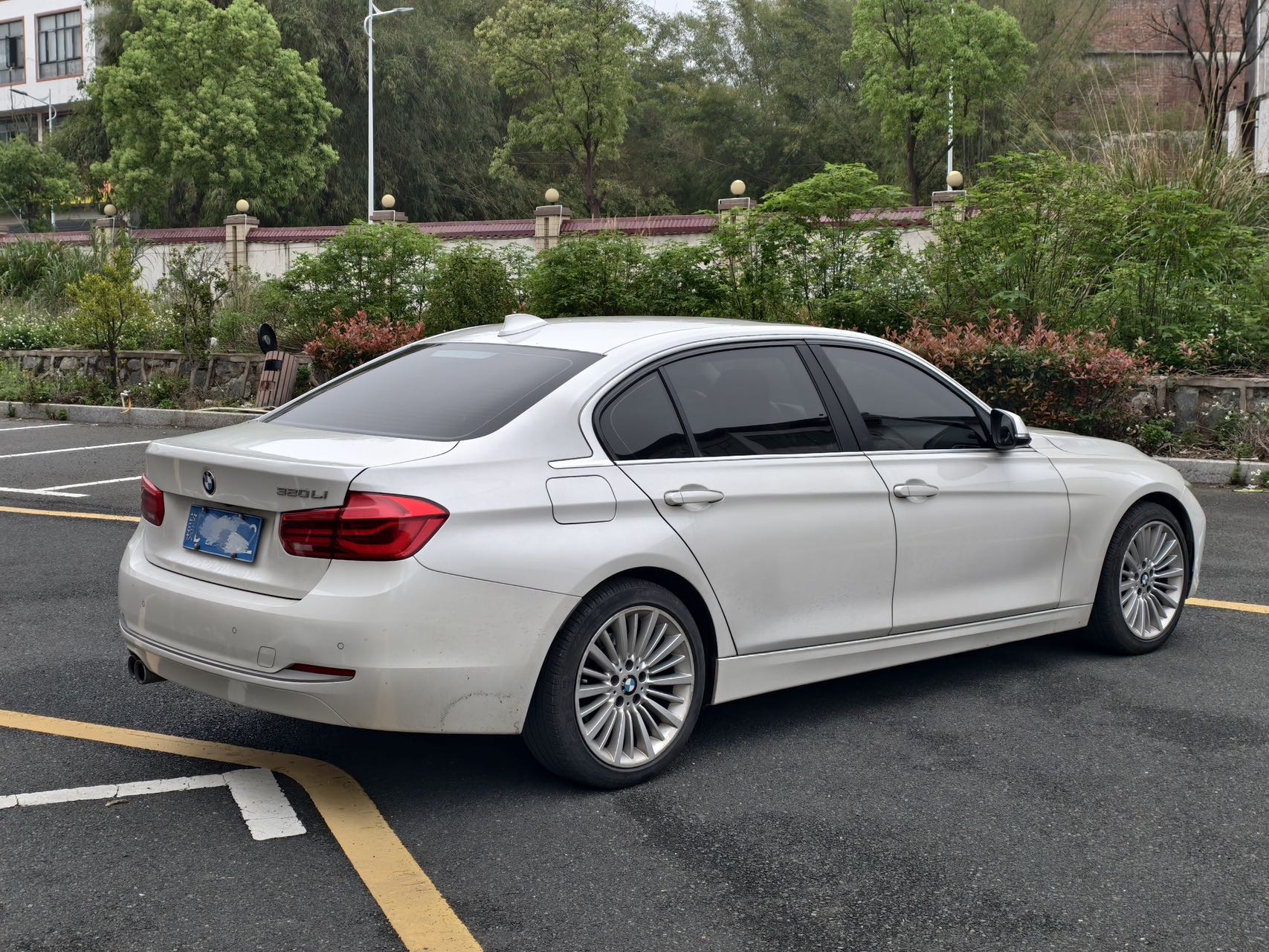 BMW 3 Series 2019 #6 BMW 3 Series 2019 car image #6