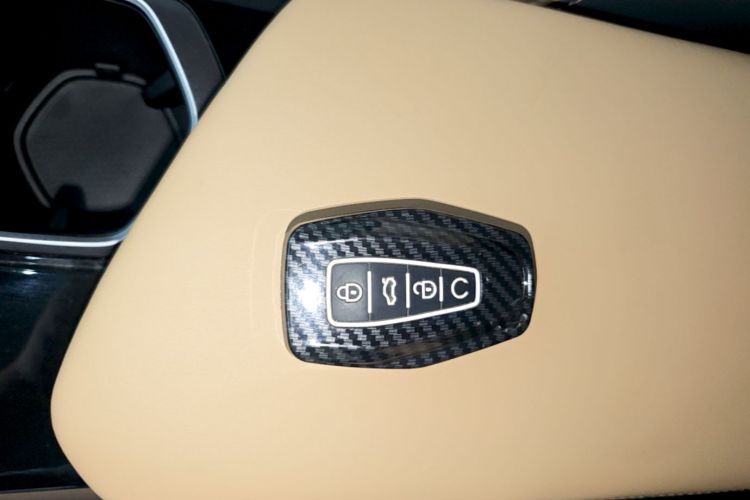 GEELY Boyue L 2023 car image #9