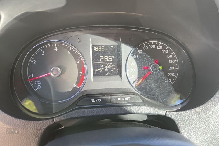 Volkswagen Polo 2017 car image #14