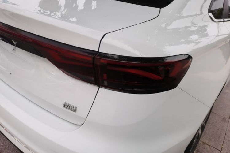 GEELY Emgrand 2022 #8 GEELY Emgrand 2022 immagine di auto #8