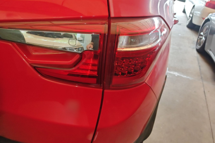 BYD Yuan 2016 #6 BYD Yuan 2016 car image #6